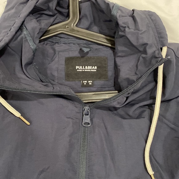 Pull and Bear Men’s Pullover Windbreaker - Picture 2 of 2